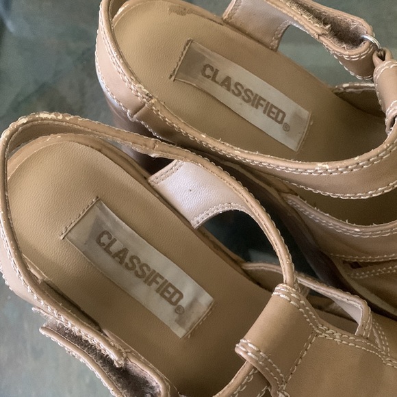 Y2K CLASSIFIED FLARED CHUNKY HEEL SANDALS - Picture 7 of 14